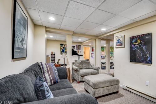 8 Farmstead Ct, Dover NJ  07869-3501 exterior