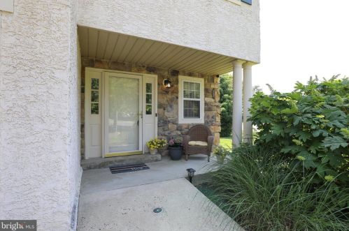 11 Plum Ct, Miquon, PA 19444-2503