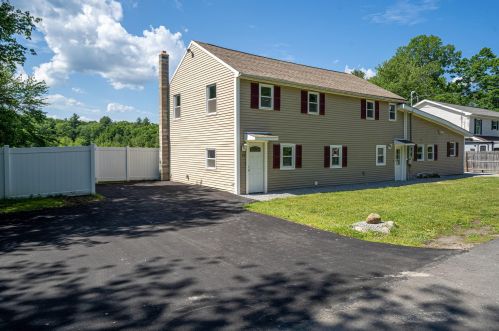 10 Gena Ave, Derry, NH 03038-5316