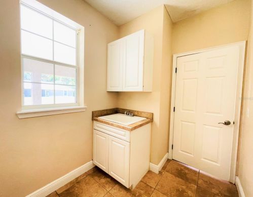 438 Palm Dr, Sanford FL  32771-9502 exterior