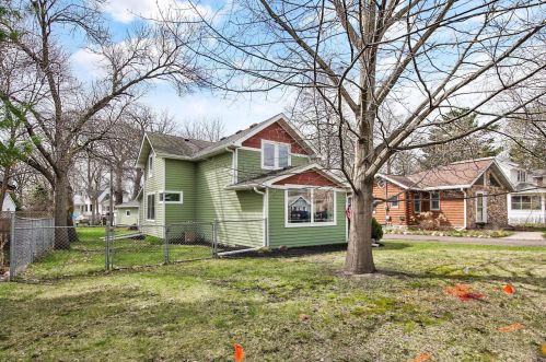 2128 1st St, Saint Paul, MN 55110-3411