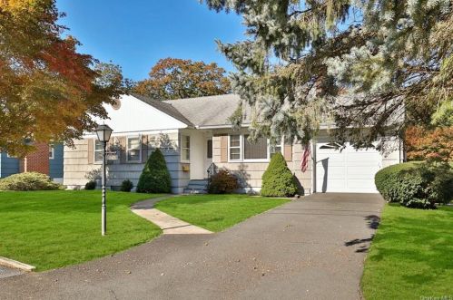 145 Benic Pl, Hawthorne, NY 10532-1001