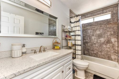 374 Bright Day Dr, Woodland CA  95695-6666 exterior