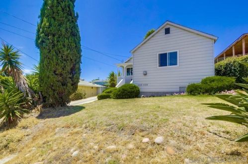 2664 Grange St, Lemon Grove, CA 91945-3225