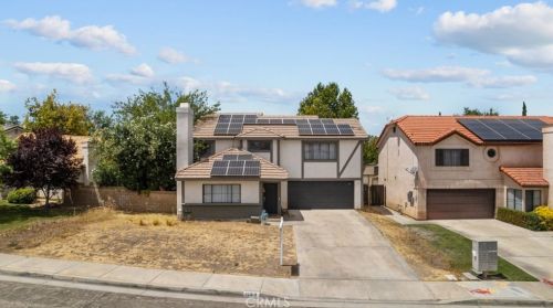 42919 Pearlwood Dr, Lancaster, CA 93536-4757