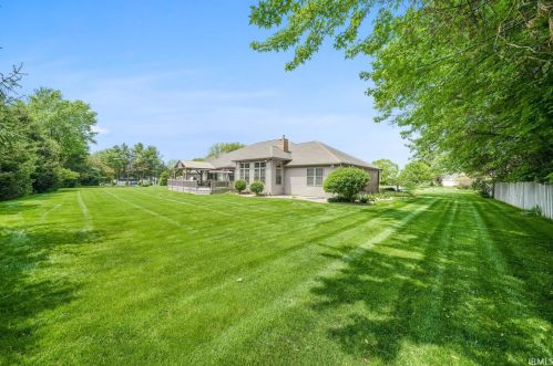 50960 Stone Hill Ct, Granger, IN 46530-8286