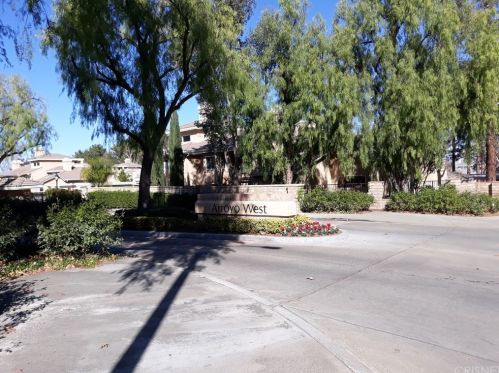 24003 Arroyo Park Dr, Santa Clarita, CA 91355-3738