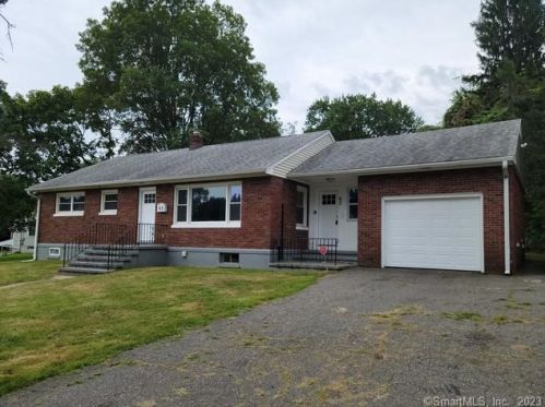 93 Wesley St, Waterbury, CT 06708-4025