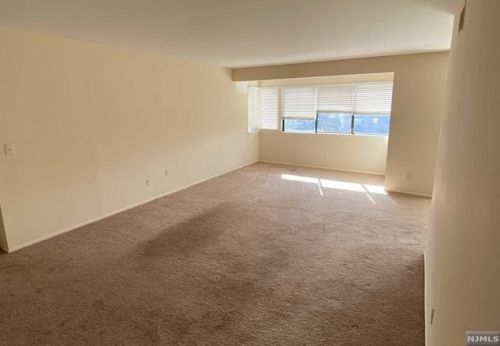 248 Indian Hollow Ct, Mahwah NJ  07430-3500 exterior