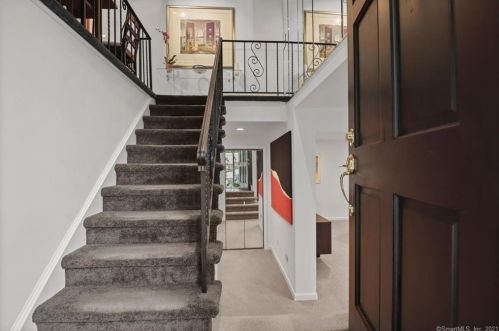 53 Dagmar Rd, Stamford, CT 06905-2505