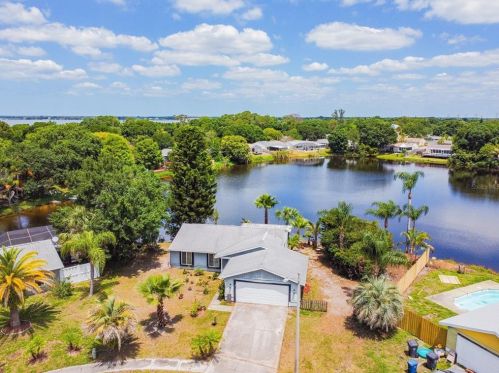 642 Shorelake Pl, Oldsmar, FL 34677-4327