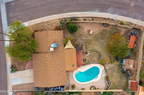 414 Behrend Dr, Phoenix, AZ 85024-1678