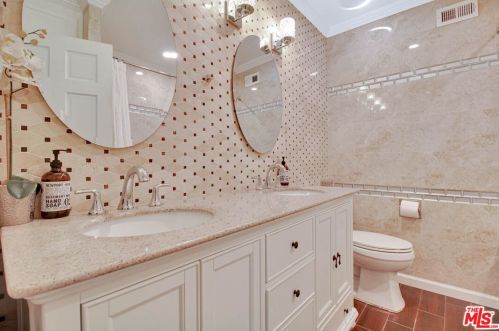 840 Moffatt Cir, Simi Valley CA  93065-5633 exterior