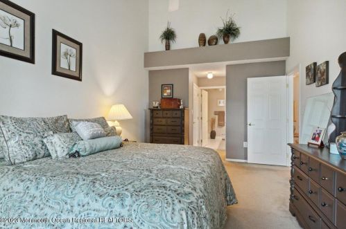 5 Phoenix Ct, Tinton Falls NJ 07712-7773 exterior