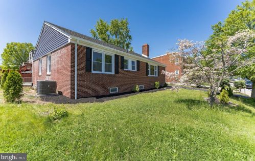 604 38th St, Wilmington, DE 19802-2031