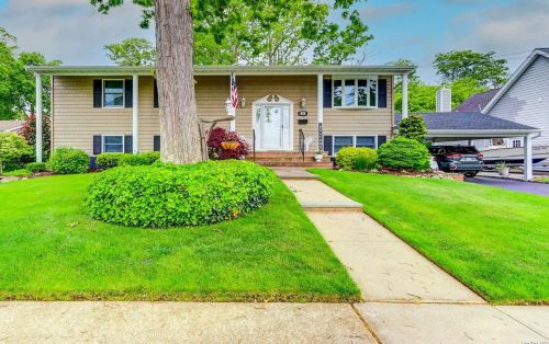 29 Cutter Pl, Babylon, NY 11704-8301