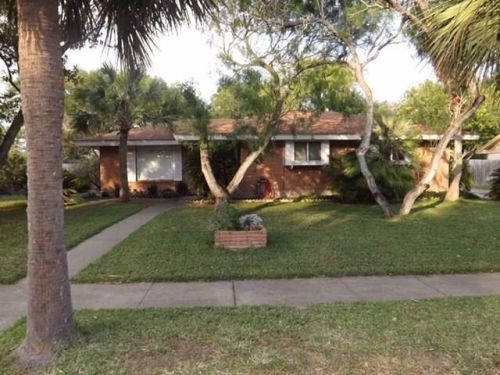 124 Fulton Pl, Portland, TX 78374-1404