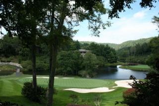 81 Lake Villa Ct, Highlands, NC 28741-7176