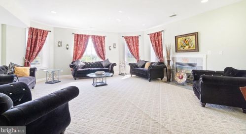 15840 Parnell Ct, Haymarket VA  20169-1667 exterior