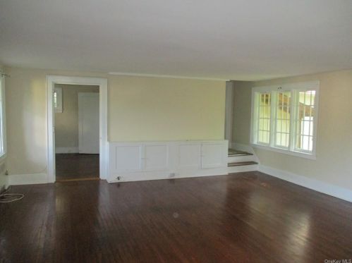 8 Ridgecrest, Scarsdale NY  10583-2012 exterior