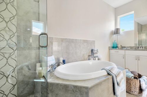 1040 Pointe Alexis Dr, Tarpon Springs FL  34689-7119 exterior