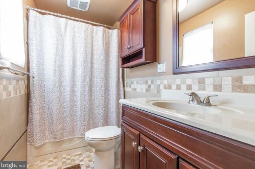 19 Lee Ann Dr, Blenheim NJ  08012-5353 exterior