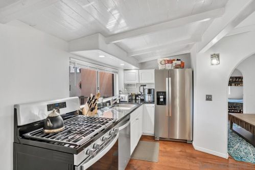 232 Rios Ave, Solana Beach CA  92075-1240 exterior