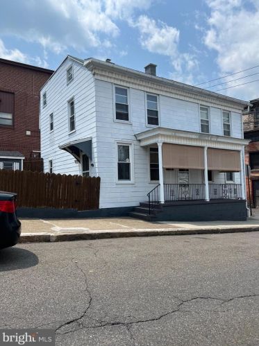 26 11th St, Ashland, PA 17921-1855