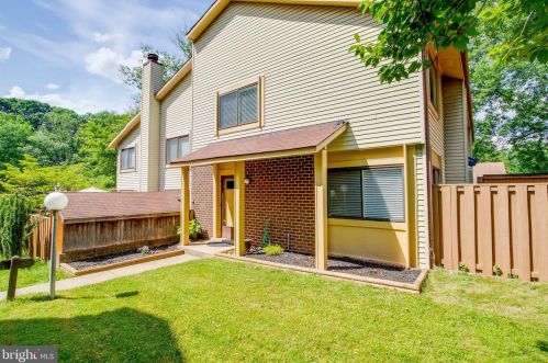 5691 Summer Oak Way, Springfield, VA 22015-2225