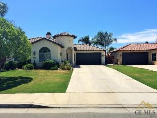 311 Villa Elegante Dr, Bakersfield, CA 93314-4762
