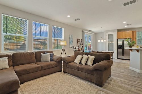 211 Emory Oak Pl, Lathrop CA  95330-8527 exterior