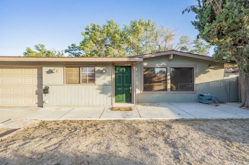 2018 Lingard St, Lancaster CA 93536-1405 exterior