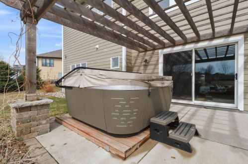 11856 Jamestown St, Minneapolis MN 55449-7526 exterior