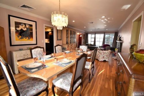 26 Elmwood Ter, Elmwood Park NJ  07407-1729 exterior