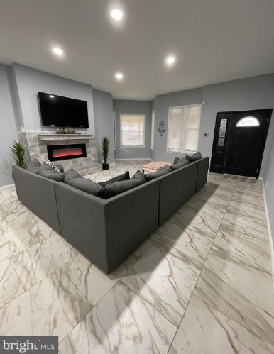 805 Main St, Norristown PA  19401-4103 exterior