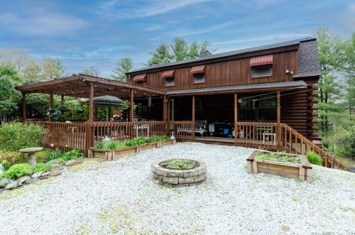 63 Red Oak Hill Rd, Farmington CT  06032-2201 exterior