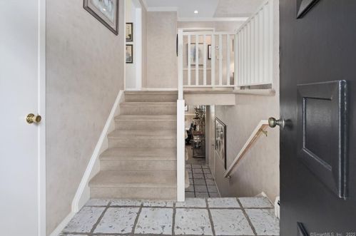 24 Surrey Dr, Norwalk CT  06851-3224 exterior