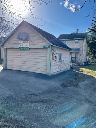 1009 Cunningham Ave, New Castle, PA 16101-4737