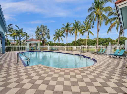 3719 Sonoma Dr, West Palm Beach, FL 33404-1880