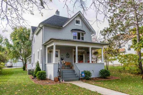 506 3rd St, West Baraboo, WI 53913-2271