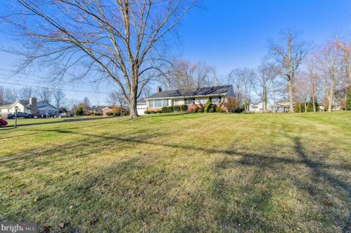373 Moyer Rd, Harleysville, PA 19438-2312