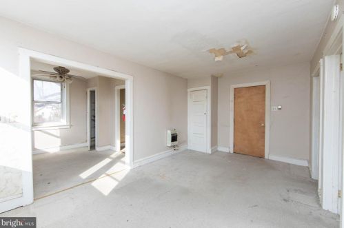 7701 Park Ave, Camden NJ  08109-3534 exterior