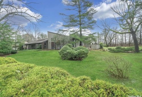 254 Hamlet Dr, Muttontown, NY 11753-2811
