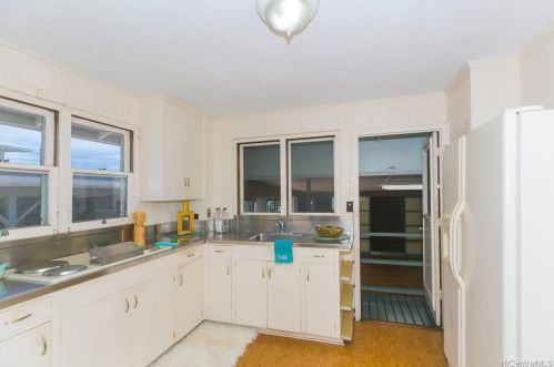 98188 Pahemo St, Aiea, HI 96701-5239