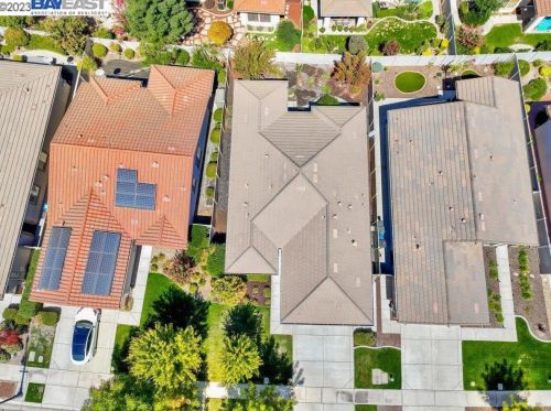 1549 Maple Valley St, Manteca CA 95336-5127 exterior