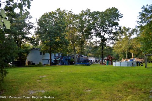 24 Walter Dr, Jackson Twp NJ  08527-3418 exterior