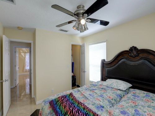 672 Carriage Lk Way, Vero Beach FL 32968-9480 exterior