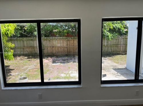 7020 27th Ct, Hollywood FL  33023-3706 exterior