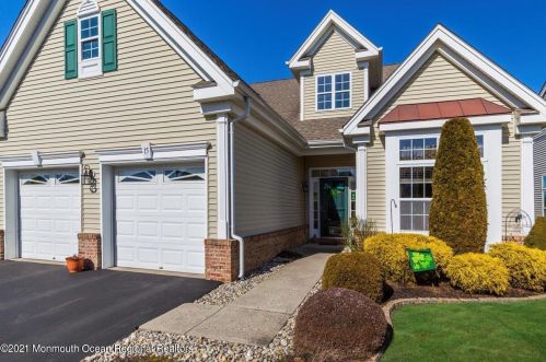15 Jumping Brook Dr, Lakewood, NJ 08701-3821