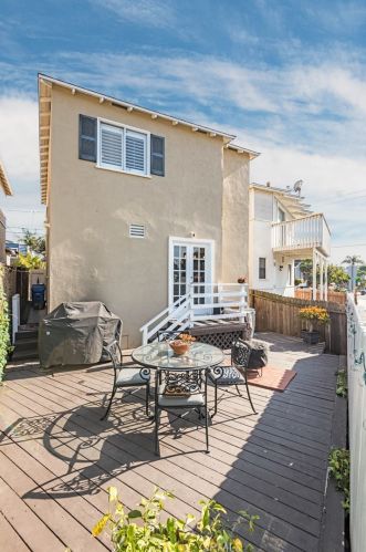 1703 Speyer Ln, Redondo Beach CA  90278-4729 exterior